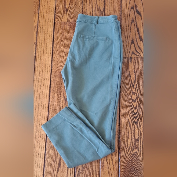 Club Monaco Ankle Crop Dress Pant Olive Green - Picture 3 of 5